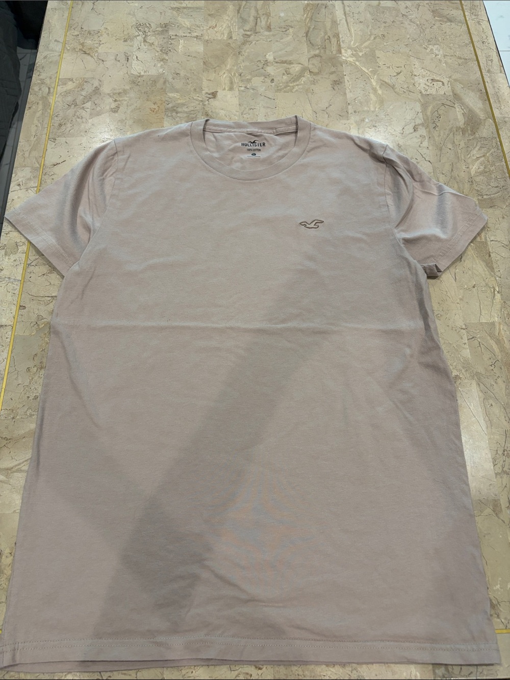 Hollister Short Sleeve Crew Tee in Pale Pink